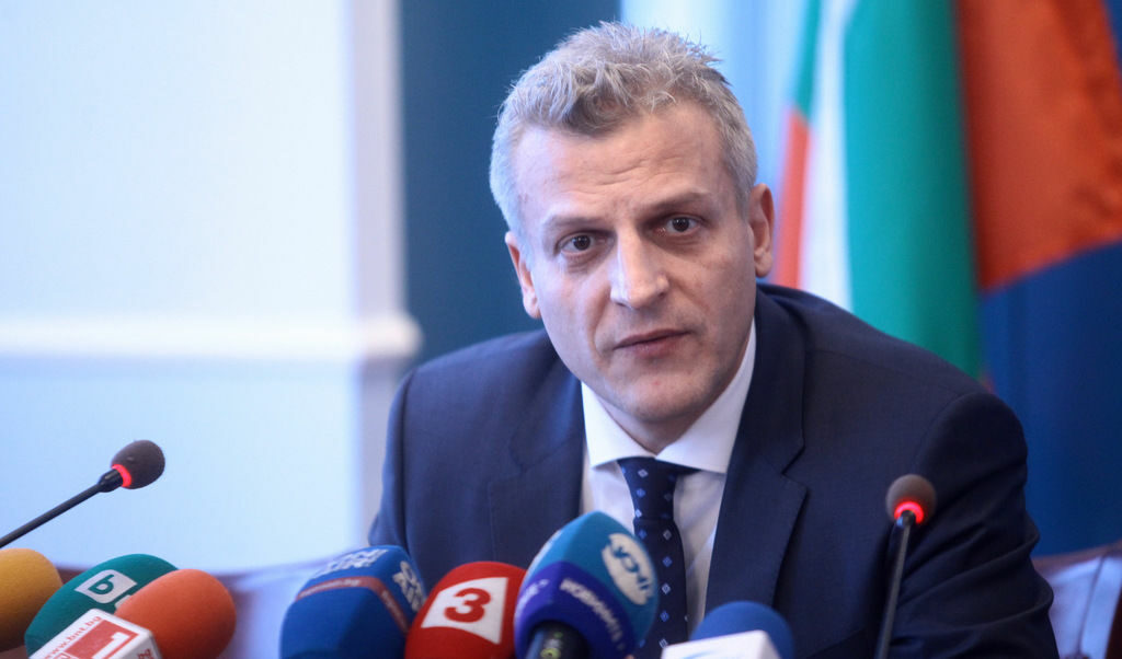 "Нерационално харчене" за наеми и пътувания показвал докладът на министерството за Фонда за деца