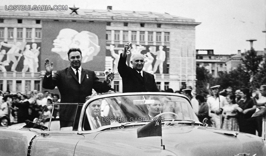 Тодор Живков и Леонид Брежнев - съветският вожд, във Варна. Снимката е от сайта "Изгубената България"