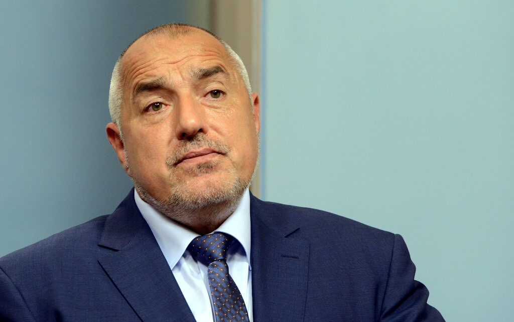 Министър-председателят Бойко Борисов продължава да се ползва с подкрепата на 32% от избирателите