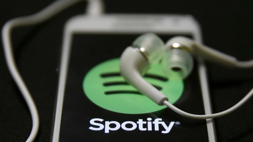 Spotify обвини Apple в умишлено спиране на конкуренцията