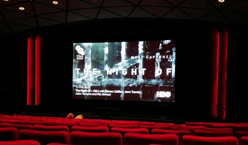 "Злокобна нощ" на HBO връща зрителите към класическия криминален сериал