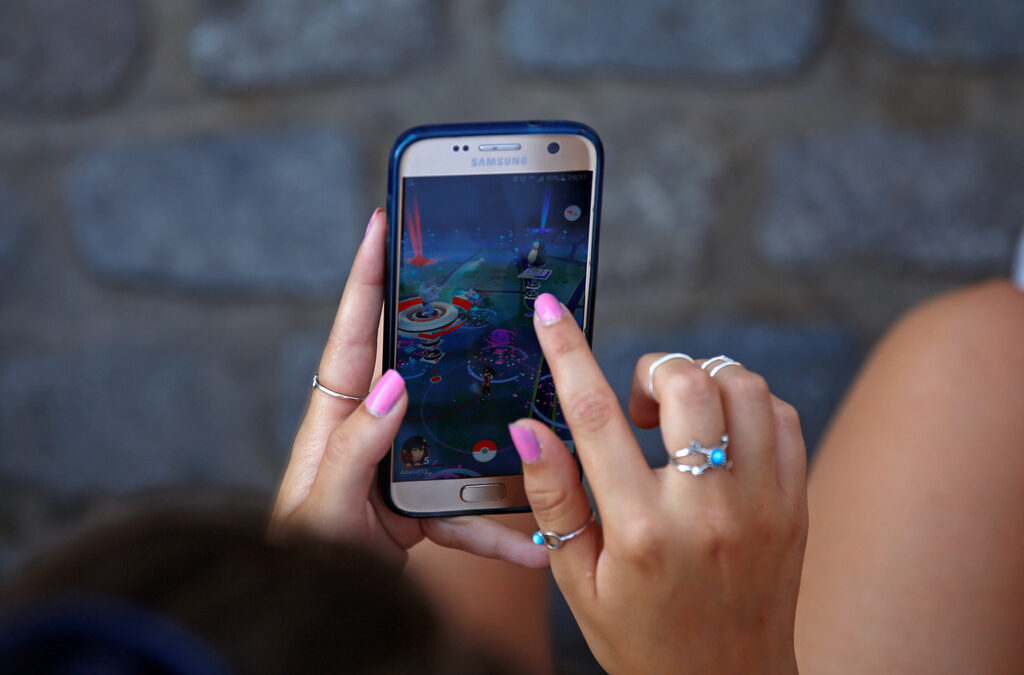 И БДЖ предупреди за опасностите от Pokemon Go
