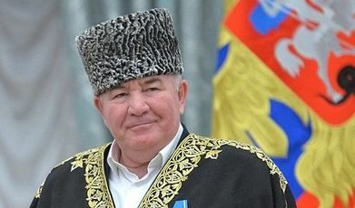 Бердилени Алиини джаш Исмаил хаджи, както и карачаевското му име, е член и на Съвета за взаимодействиe с религиозните сдружения към Президента на Русия. Бердилени Алиини джаш Исмаил хаджи, както и карачаевското му име, е член и на Съвета за взаимодействиe с религиозните сдружения към Президента на Русия.