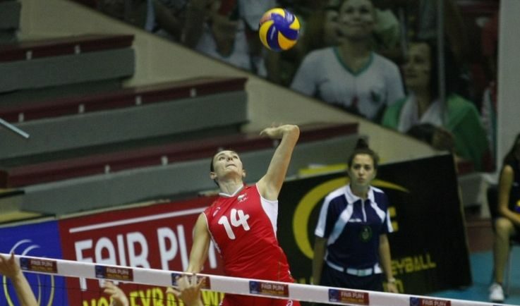 Емилия Николова