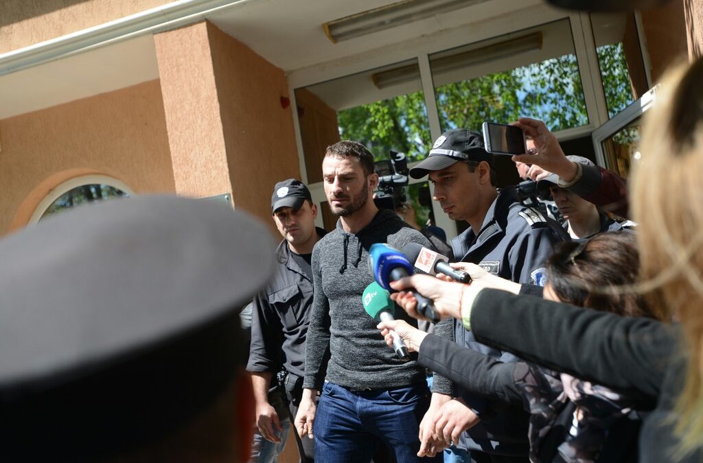 Петър Низамов-Перата при разглеждането на мярката му за неотклонение в съда в Малко Търново през април Петър Низамов-Перата при разглеждането на мярката му за неотклонение в съда в Малко Търново през април