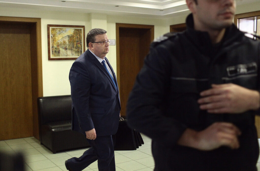 Политическият инженеринг на прокуратурата, или готви се сделка