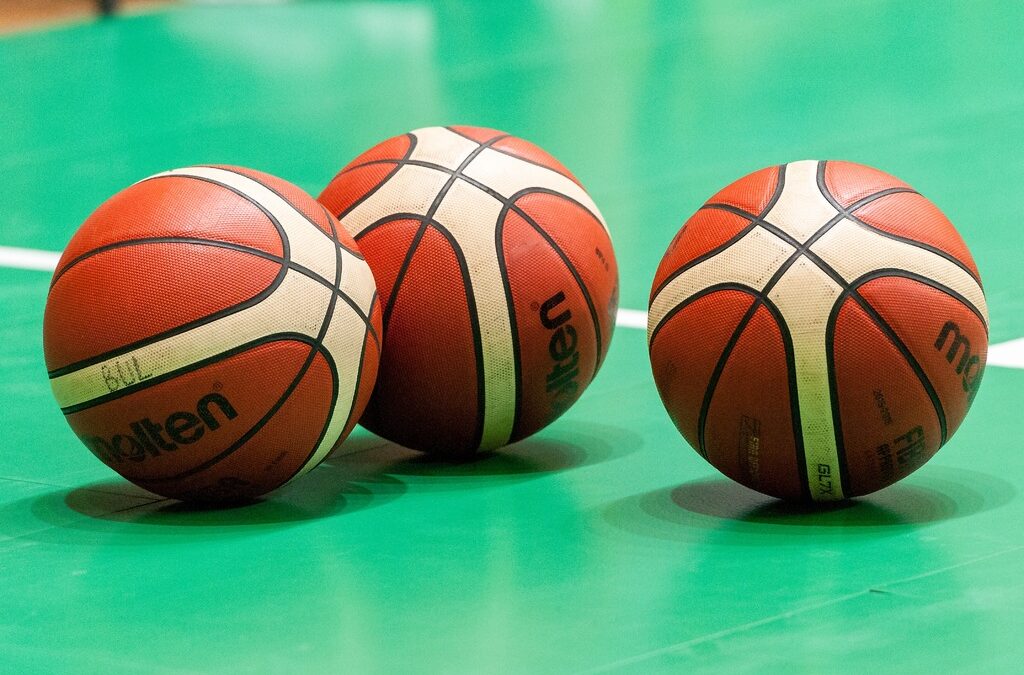 Според федерацията е безпредметно да се харчат пари за отборите до 20 години, тъй като те са сред най-слабите в Европа