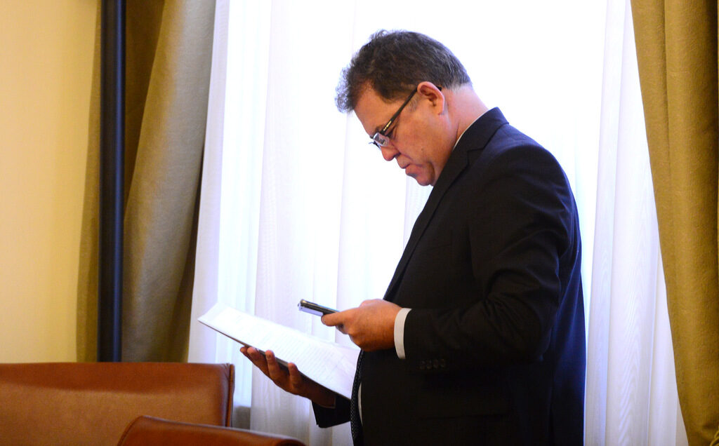 Ненчев не е сезирал Комисията за конфликт на интереси за Румен Радев Ненчев не е сезирал Комисията за конфликт на интереси за Румен Радев