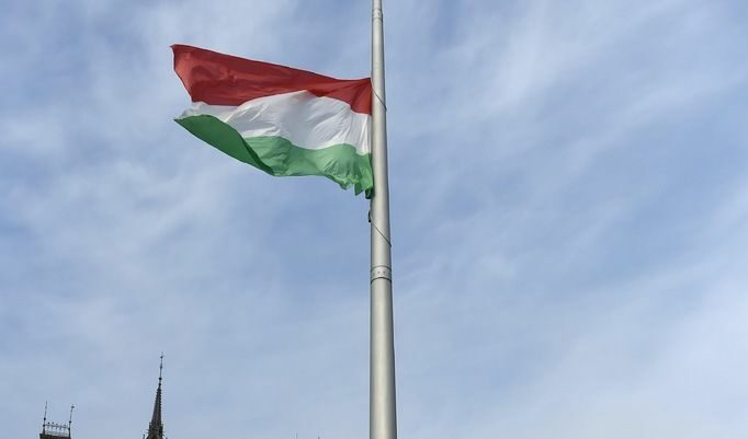 "Файненшъл таймс": Русия подкрепя неонацистка групировка в Унгария "Файненшъл таймс": Русия подкрепя неонацистка групировка в Унгария