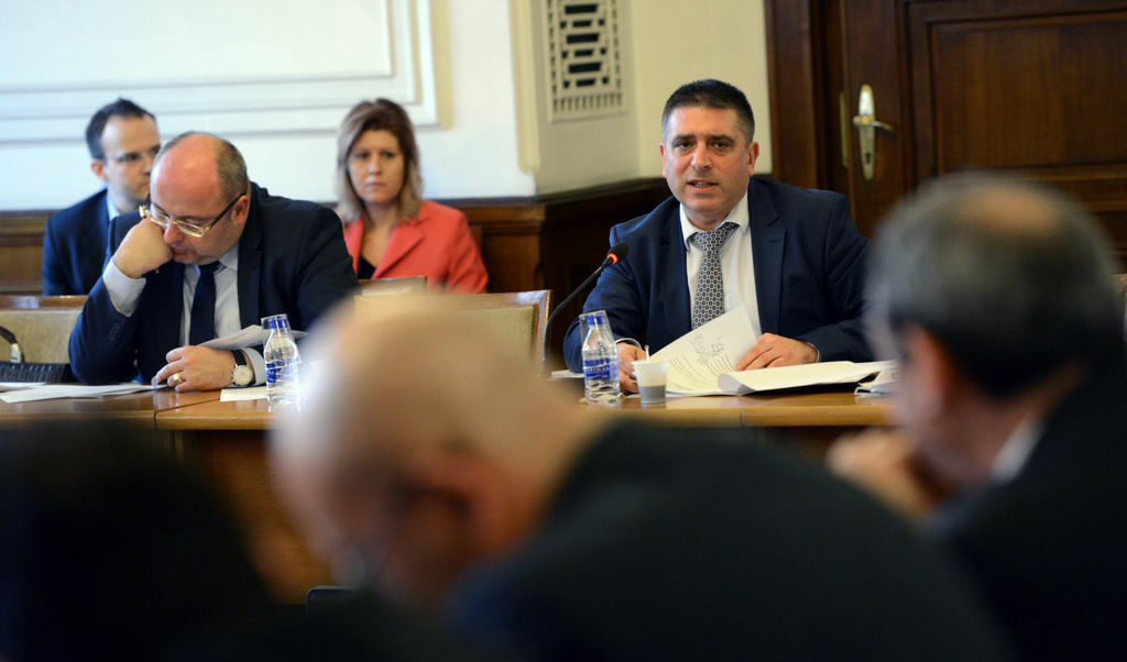 Този парламент няма да приеме антикорупционния закон (допълнена)