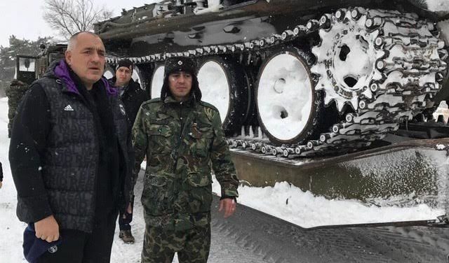 Снимката е от снежната блокада на магистрала "Тракия" в края на 2016 година. Тогава премиерът в оставка Бойко Борисов заяви, че подобна ситуация не може да бъде избегната.