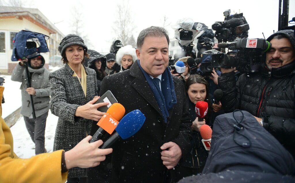Министърът на отбраната Николай Ненчев по време на един от разпитите си в следствието