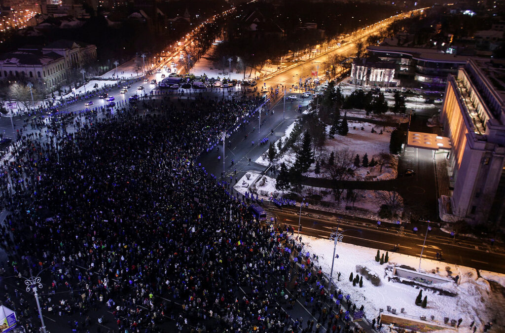 Над 50 000 румънци отново протестираха в защита на борбата с корупцията Над 50 000 румънци отново протестираха в защита на борбата с корупцията