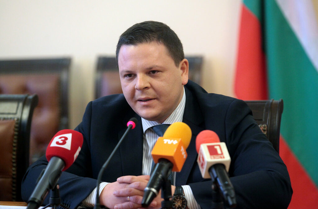 Транспортният министър иска план за съживяване на БДЖ