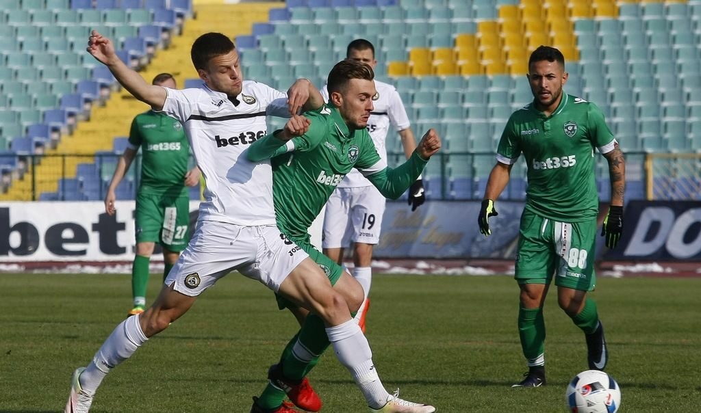 "Орлите" изиграха много посредствен мач, но все пак стигнаха до трите точки