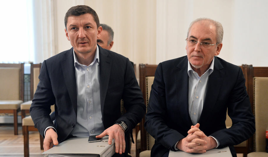 Двамата председатели на "Обединение ДОСТ" Орхан Исмаилов и Лютви Местан