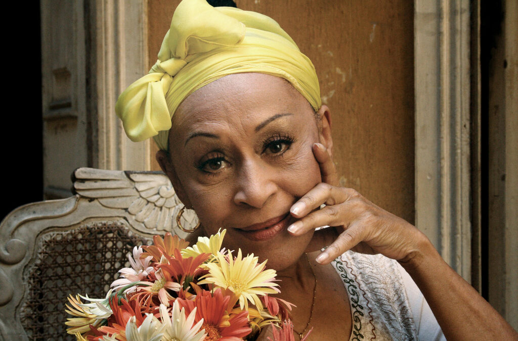 Омара Портуондо от Buena Vista Social Club: Рецептата ми за бодър дух? Движение и смях