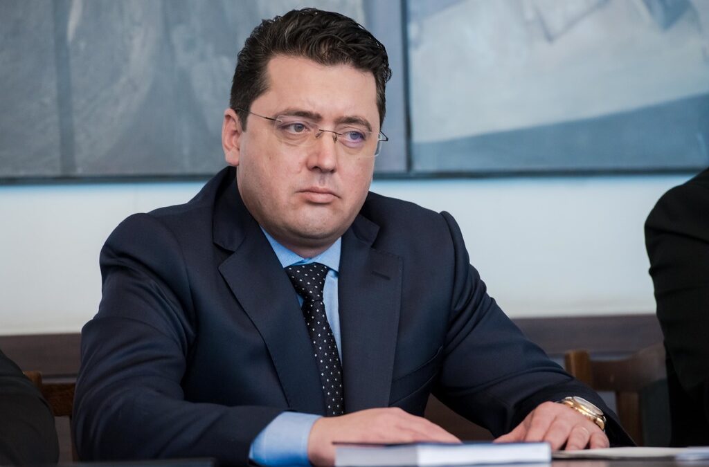 Пламен Узунов