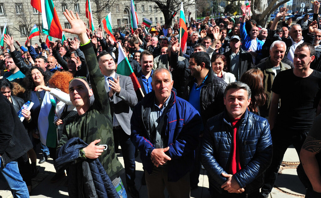 На 22 март животновъдите протестираха пред Министерството на земеделието и храните, а след това и пред президентството.