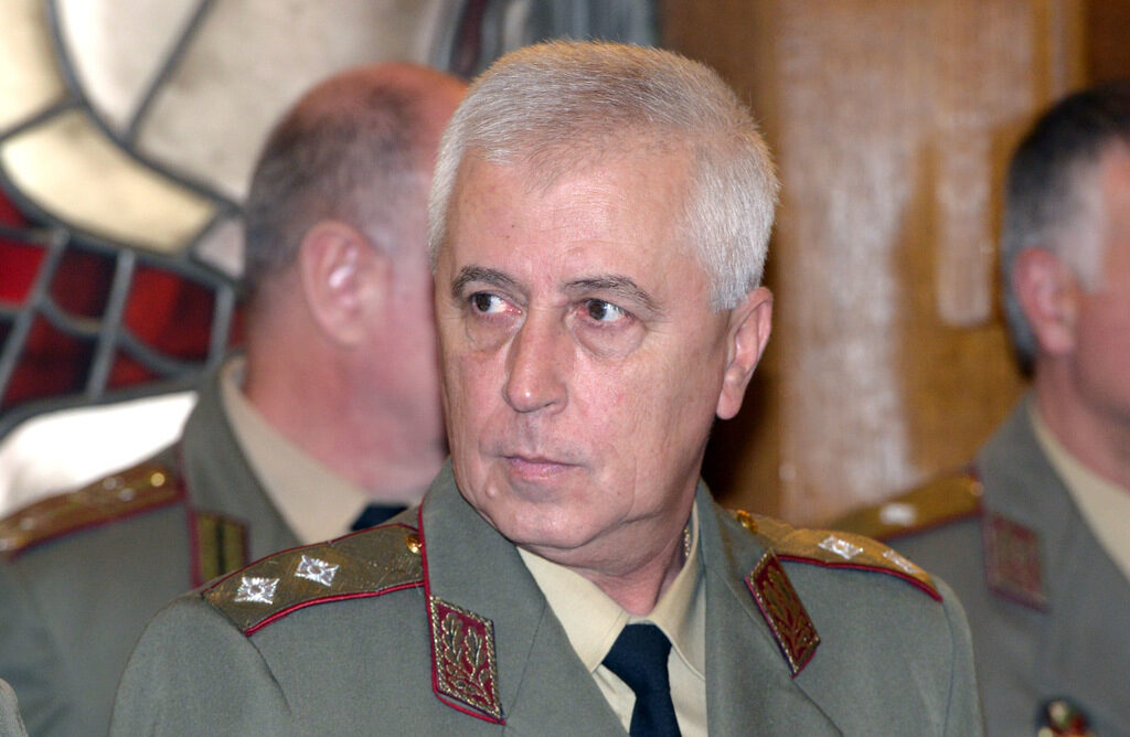 Генерал-майор проф. Николай Петров Генерал-майор проф. Николай Петров