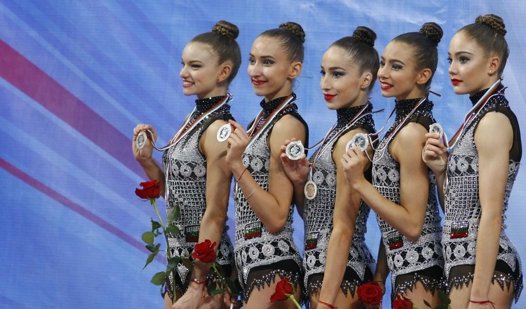 Момичетата от новия ансамбъл много бързо отговориха на високите очаквания и сами вдигнаха летвата пред себе си