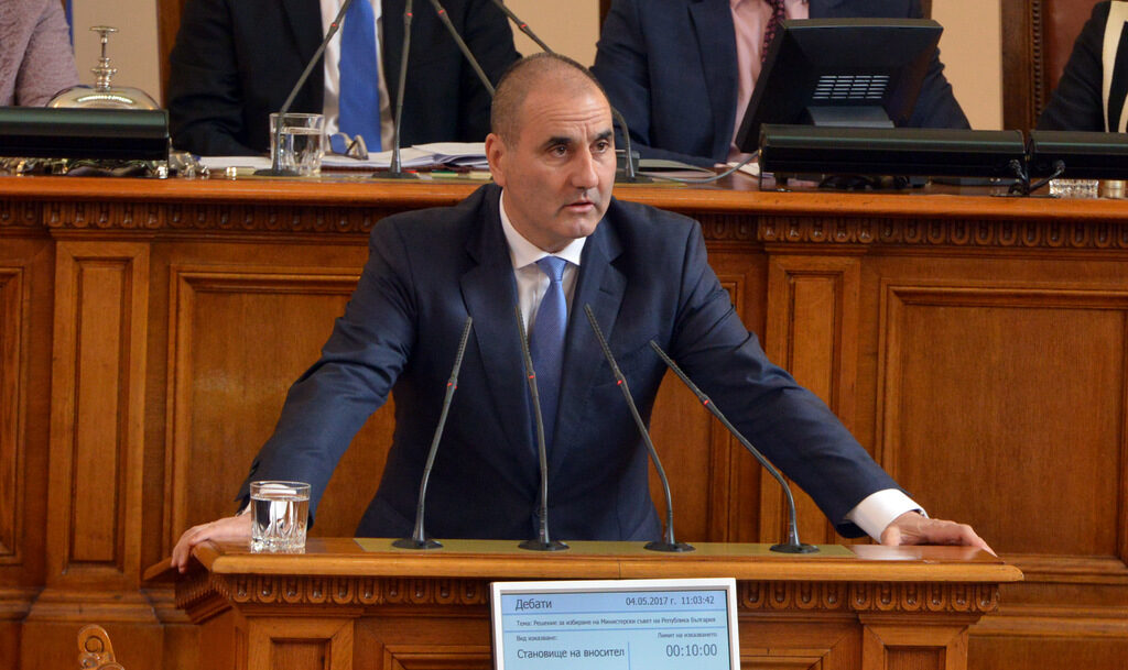 Зам.-председателят на ГЕРБ Цветан Цветанов увери, че сроковете за застрояване по Черноморието няма да бъдат променяни.