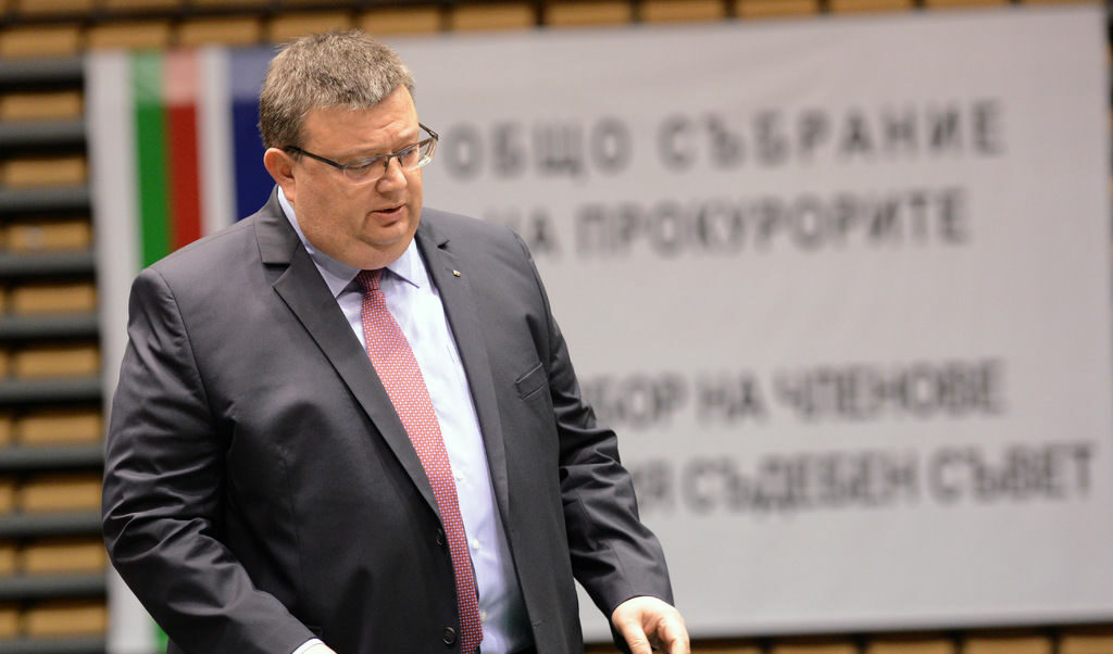 Цацаров говори пред 120 френски магистрати за успехите на България срещу тероризма Цацаров говори пред 120 френски магистрати за успехите на България срещу тероризма