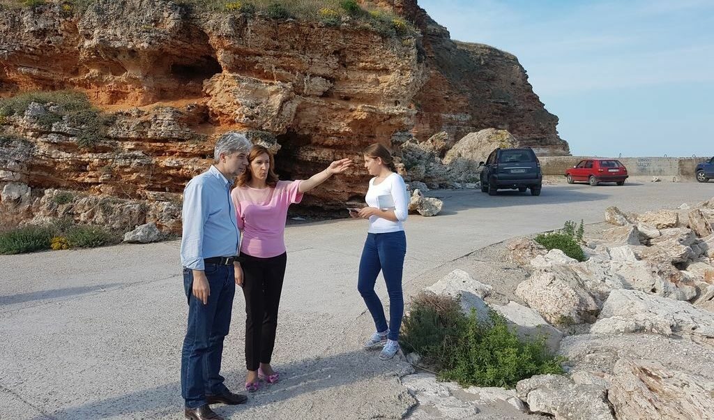 Двама министри искат да спрат автомобилите в залива Болата край Каварна