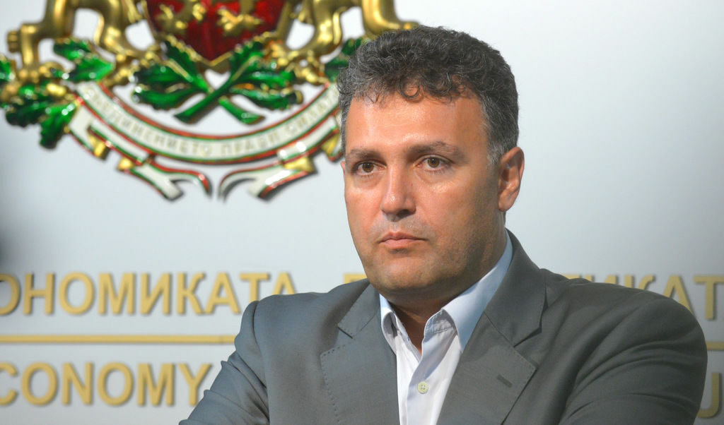 Валентин Николов
