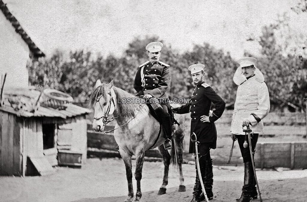 Великият княз Сергей Александрович (в средата), полковник Владимир Владимирович Скарятин (на коня) и Принц Александър фон Батенберг (в дясно), Пордим, 1877 г., Руско-турската война