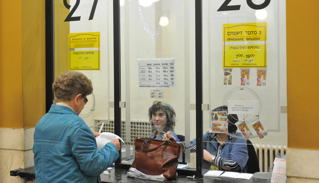 Отпада изискването за предоставяне на хартиен носител на 12 удостоверителни документа Отпада изискването за предоставяне на хартиен носител на 12 удостоверителни документа