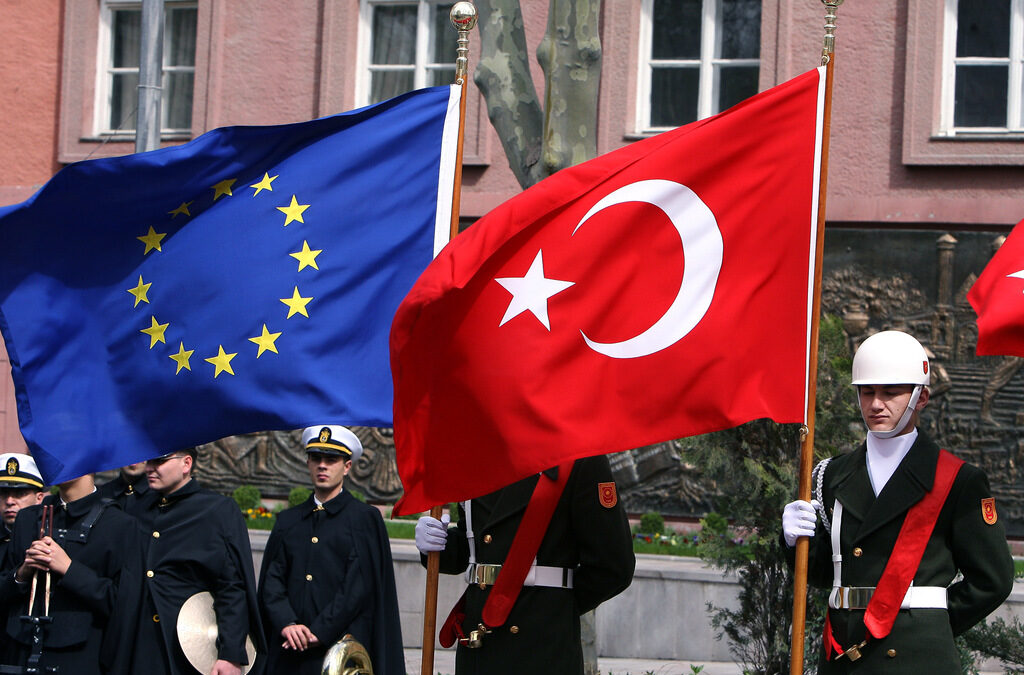 Европарламентът поиска спиране на преговорите с Турция