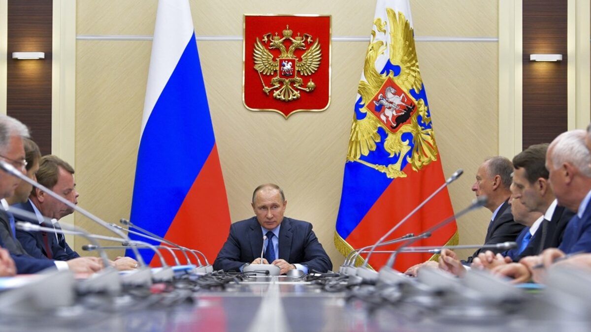 Русия трябва да се пази от "криптоанархизъм", обяви говорителят на Путин