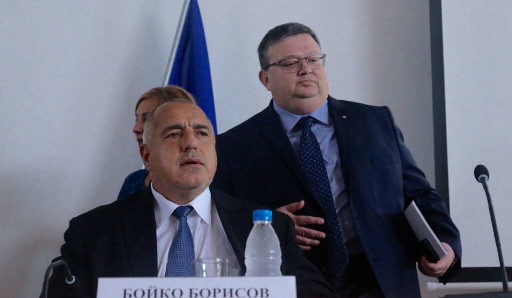 След намесата на Цацаров и Борисов, ГЕРБ обявиха, че обмислят да "смекчат" забраната, свързана с финансирането