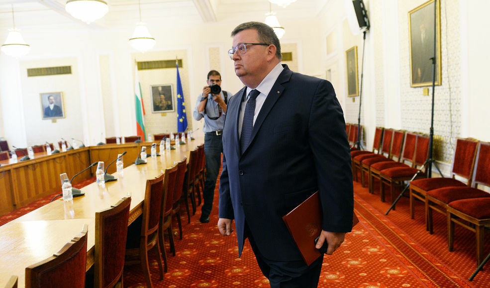 В дневния ред предвиден за днешното заседание, е включено и предложение на главния прокурор Сотир Цацаров да се поиска чуждестранен одит и за съдилищата, и разследването у нас.