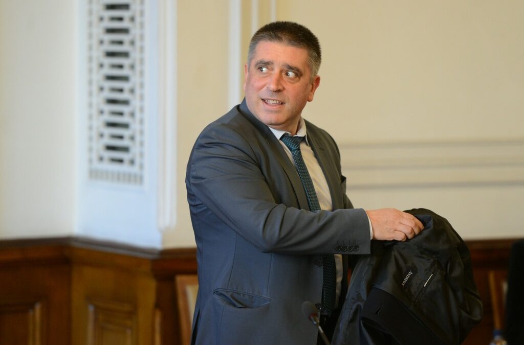 Данаил Кирилов е председател на правната комисия в парламента Данаил Кирилов е председател на правната комисия в парламента