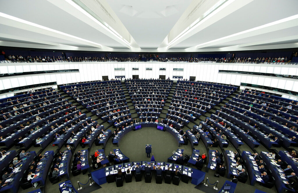 A general view shows the European Commission President Jean-Claude Juncker addressing the European Parliament during a debate on The State of the European Union in Strasbourg, France, September 13, 2017. REUTERS/Christian Hartmann