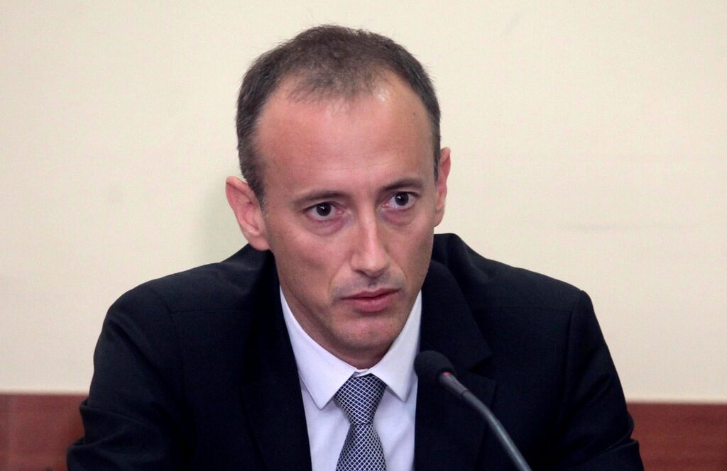 Въвеждането на мандатност за директорите на училища ще шокира системата, смята министър Вълчев