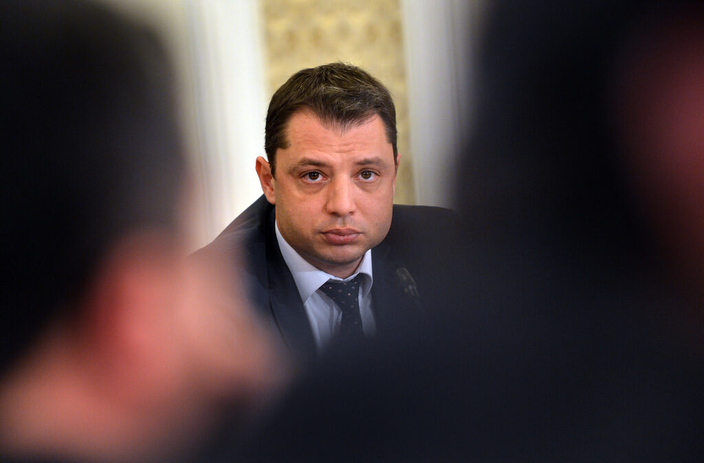 Делян Добрев