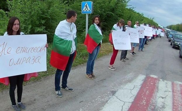 Киев нарече "провокация" протеста в София за защита на българите в Украйна Киев нарече "провокация" протеста в София за защита на българите в Украйна