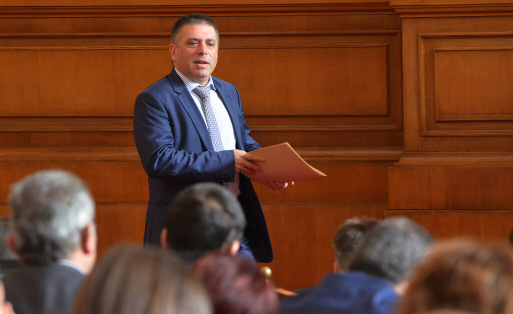 Данаил Кирилов оценява като положителен проекта на Пеевски за КТБ
