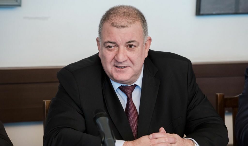 Бившият главен секретар не е сред субектите, които могат да сезират Конституционния съд. По този начин според съдебното решение той няма право да оспори освобождаването си от длъжност.