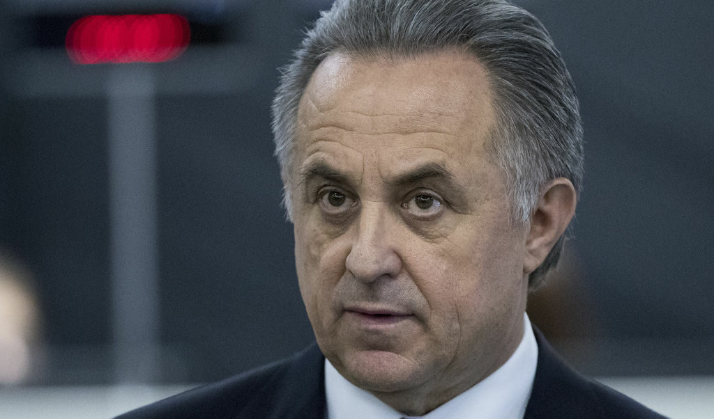 Причината за оттеглянето на Мутко от футболните дейности е натиск от ФИФА покрай допинг скандала с руския спорт, съобщиха медиите в страната