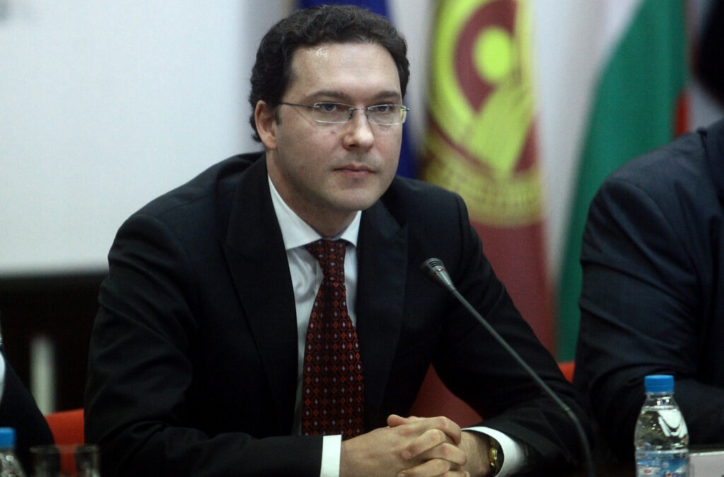 Даниел Митов
