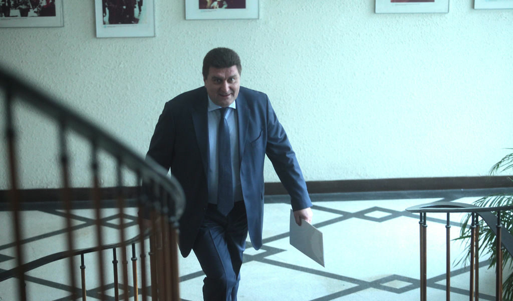 Валентин Златев: Засега "Лукойл България" няма амбиции към футбола