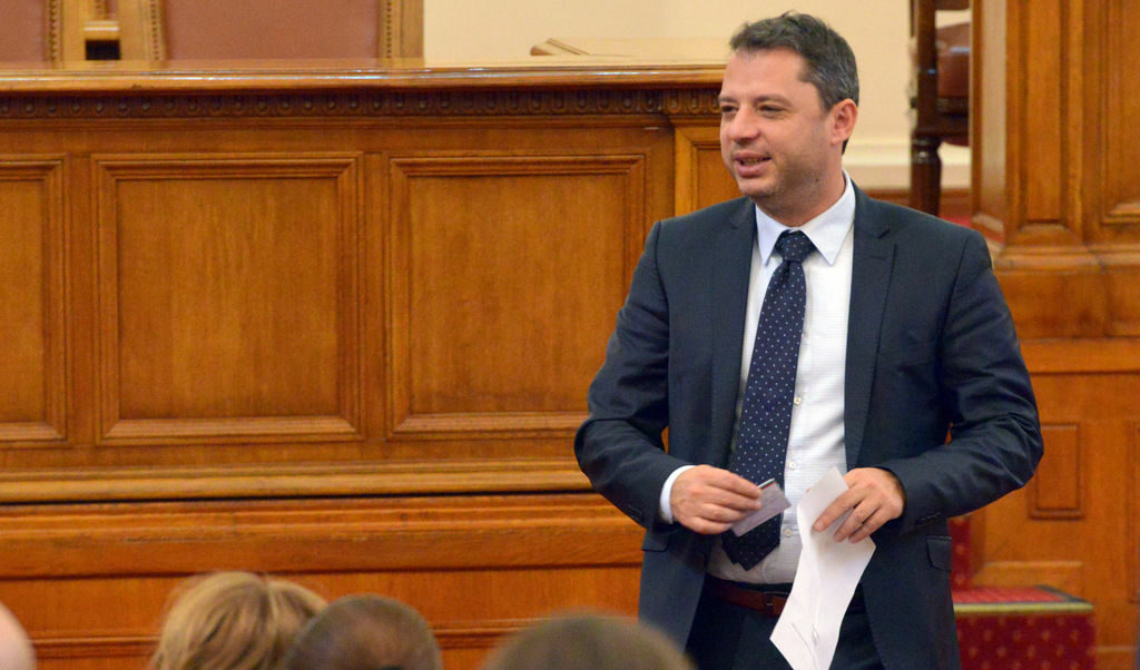 Хипотетично Волен Сидеров може да бъде сменен във властта от Марешки, обяви Делян Добрев