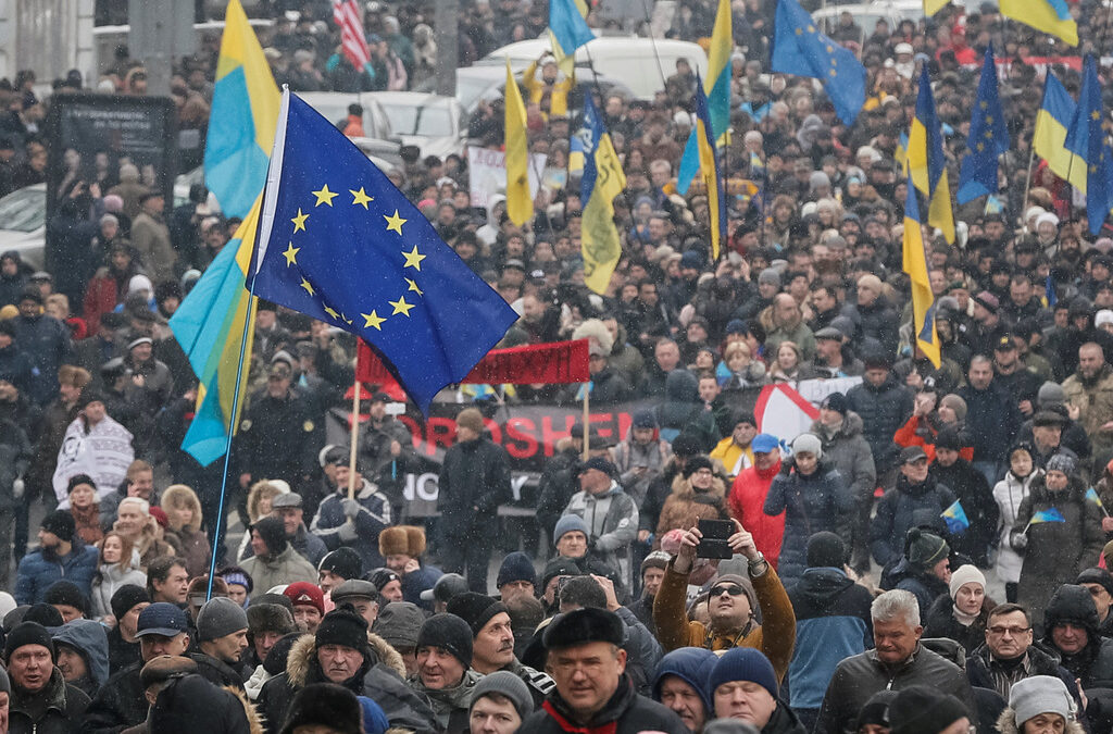 Няколко хиляди протестиращи поискаха оставката на украинския президент Няколко хиляди протестиращи поискаха оставката на украинския президент