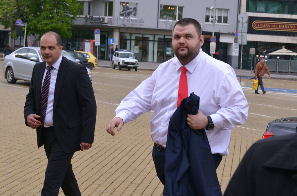 Антикорупционната комисия ще проверява Пеевски за конфликт на интереси заради медийния му закон