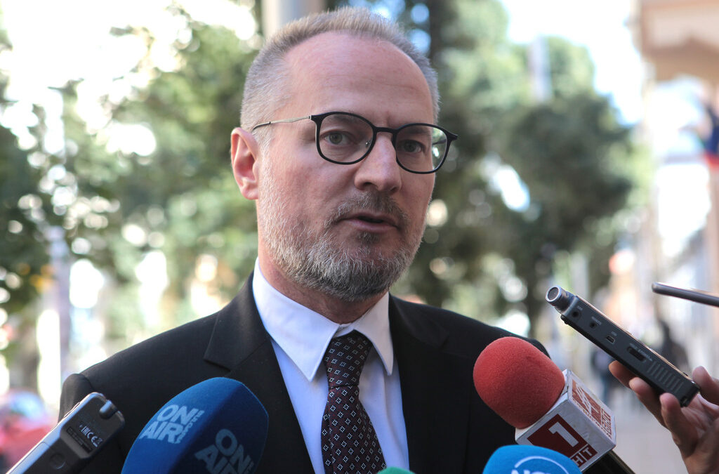 Председателят на ВКС Лозан Панов смята, че тенденцията за обругаване на съда се засилва Председателят на ВКС Лозан Панов смята, че тенденцията за обругаване на съда се засилва