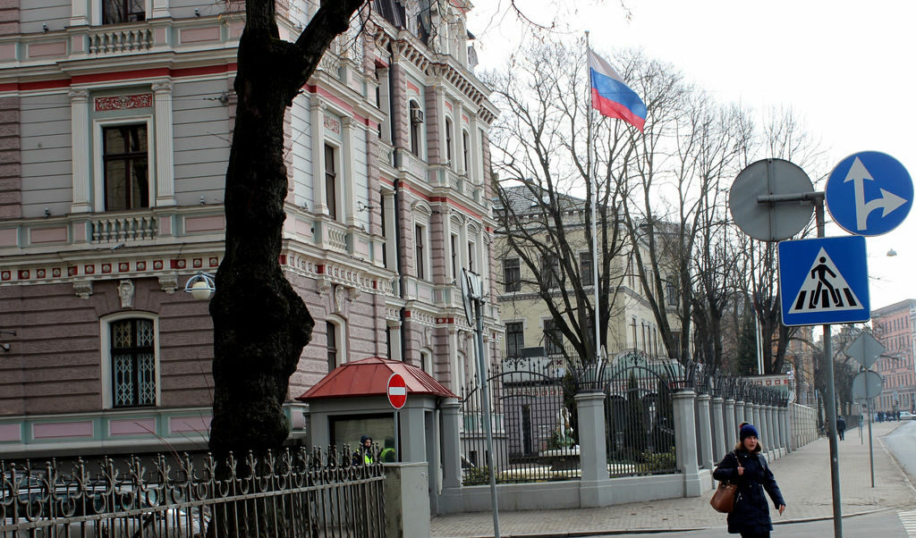 Сградата на руското посолство в Рига.